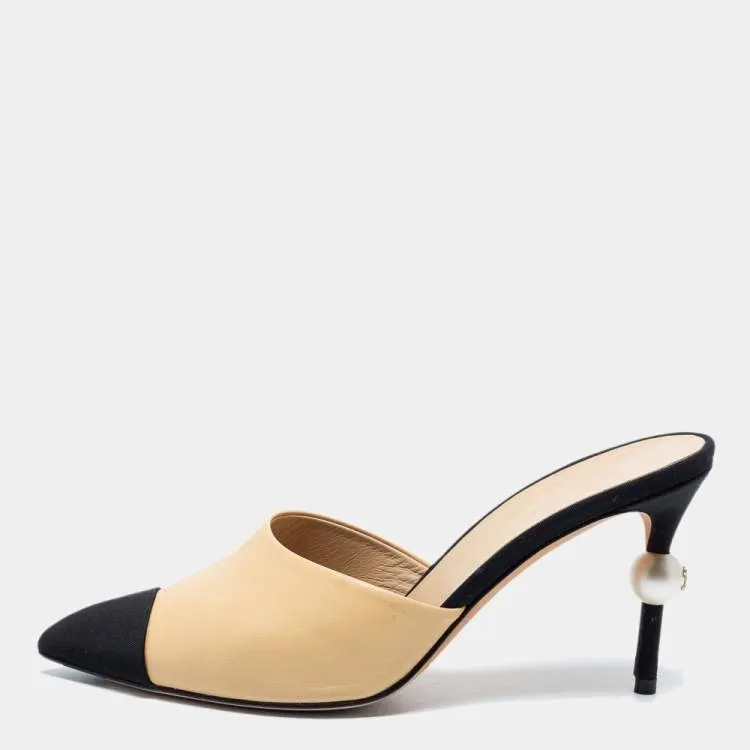CHANEL TWO-TONED GROSGRAIN LEATHER PEARL CC HEEL MULES PUMPS