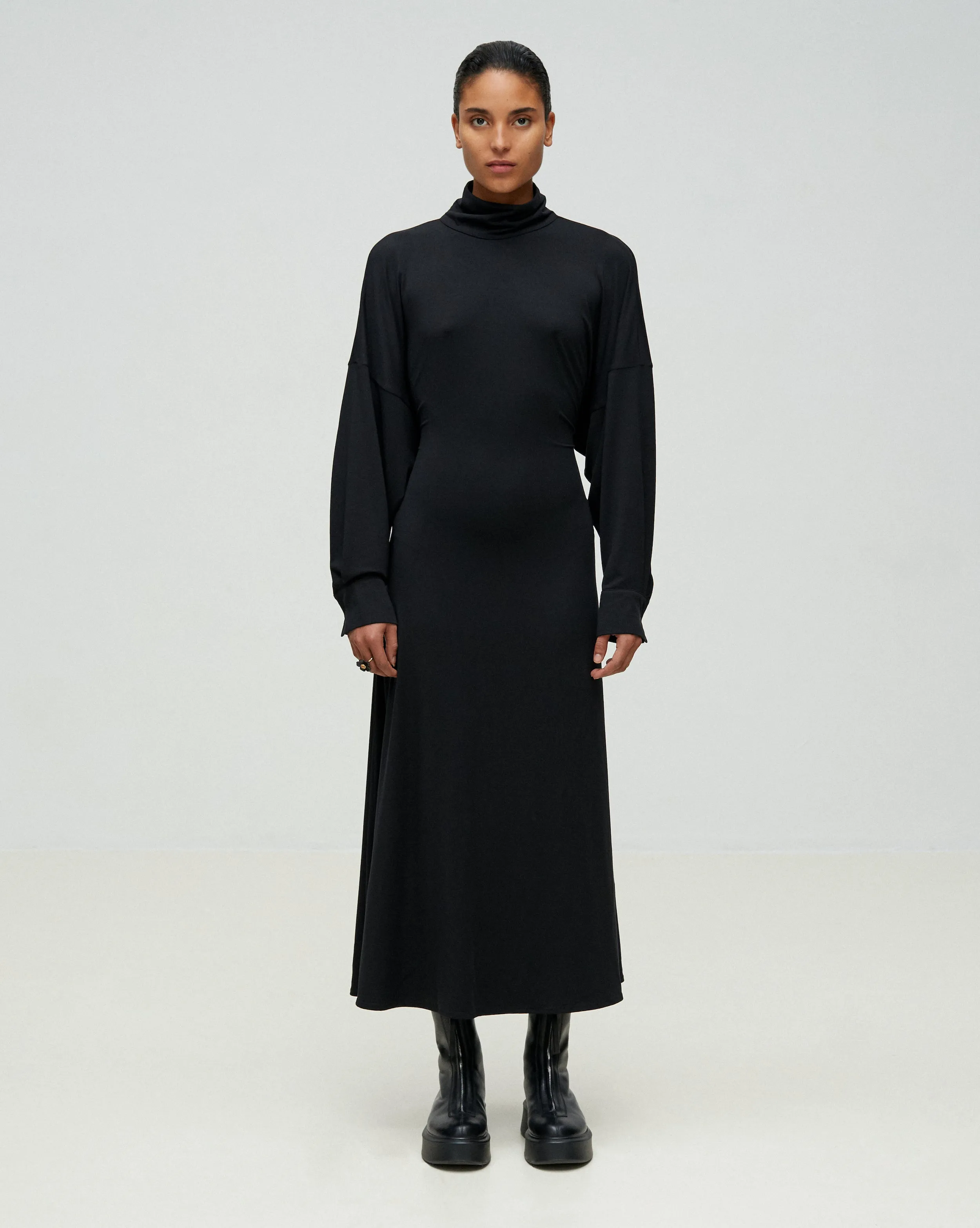 DRESS WITH OPEN BACK