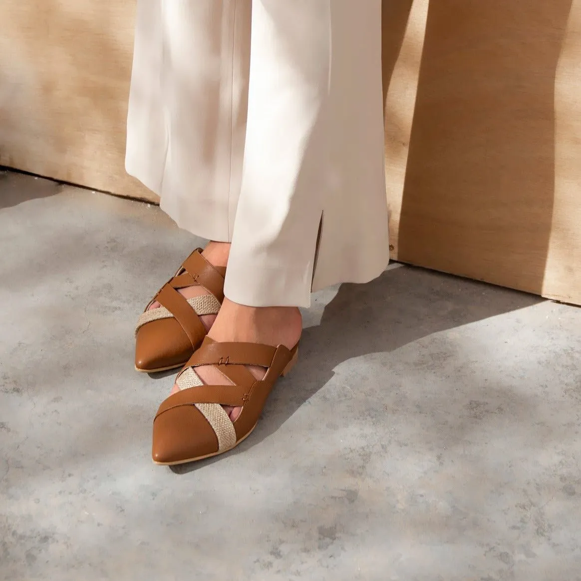 Lana tan mule