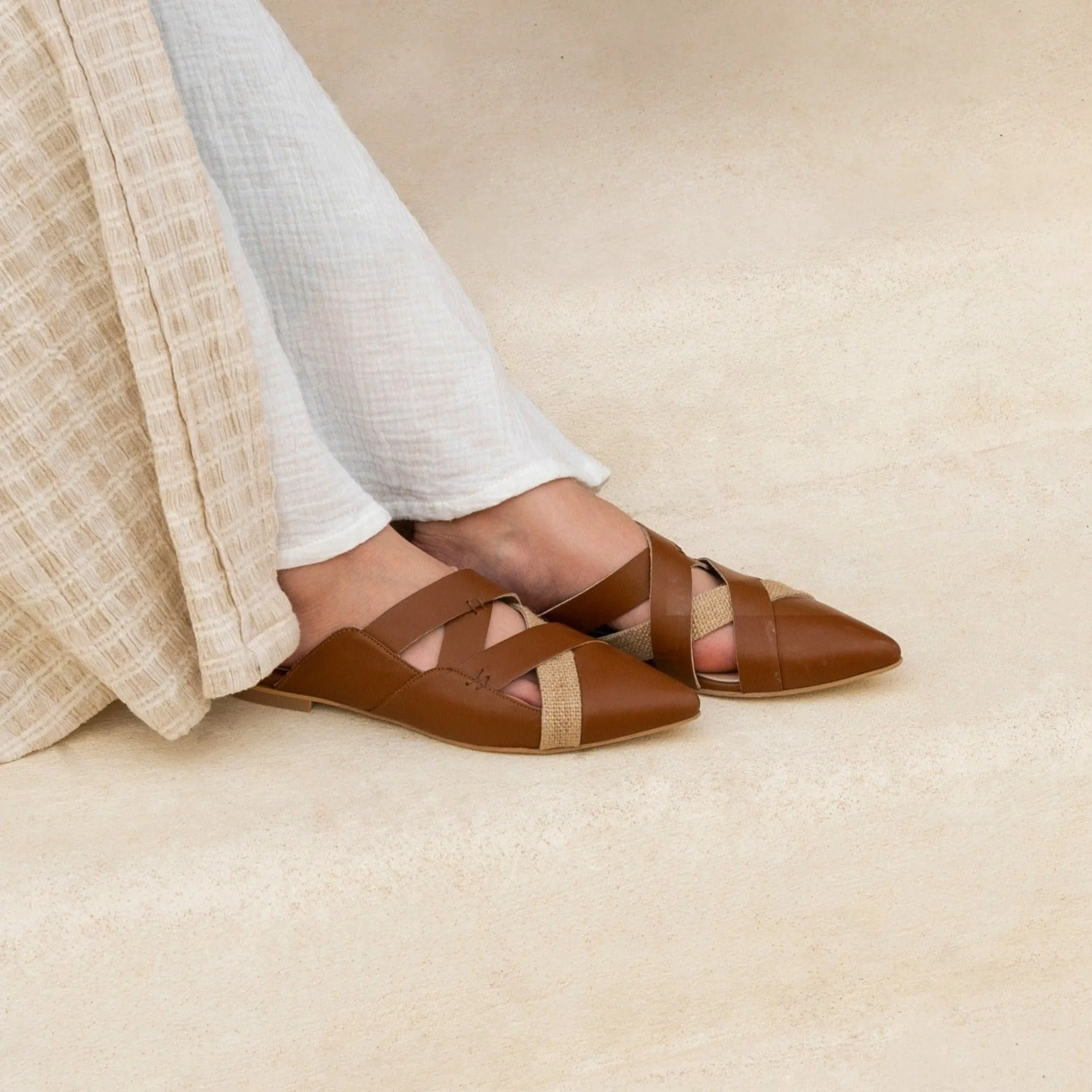 Lana tan mule