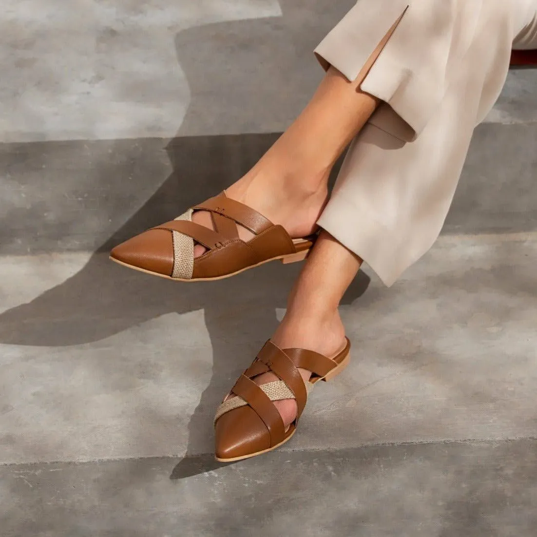 Lana tan mule