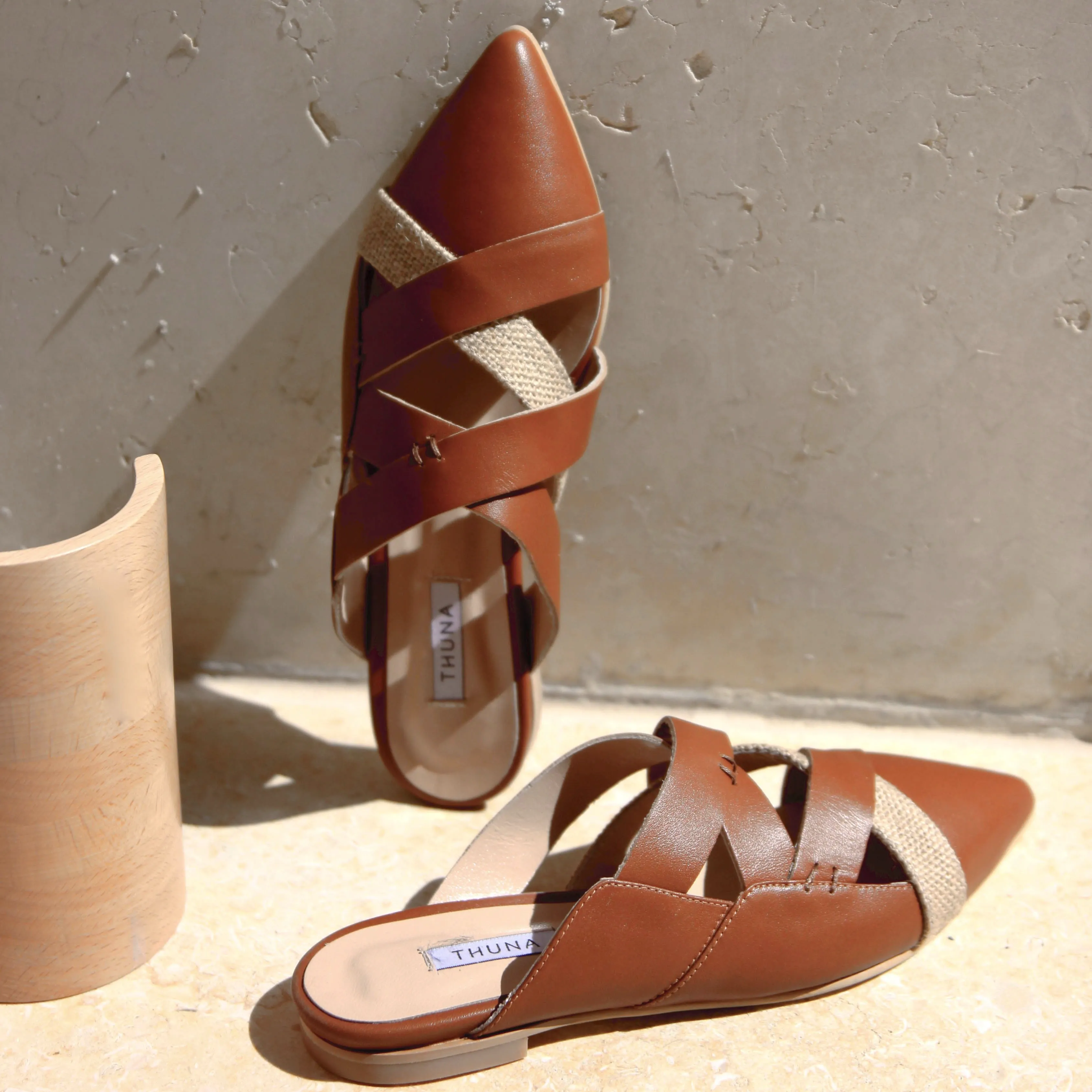 Lana tan mule