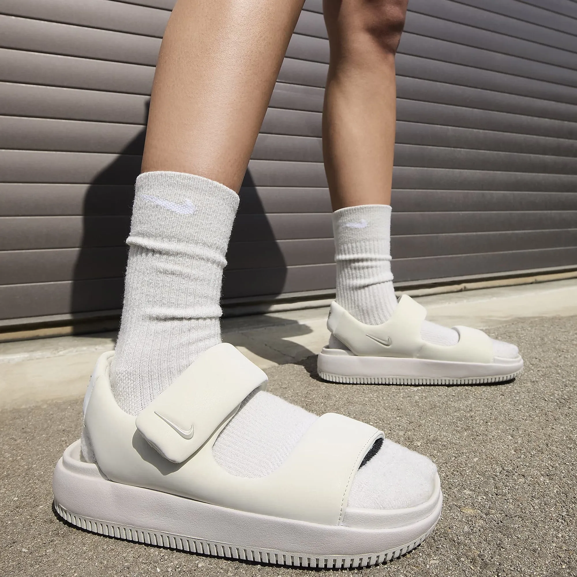 NIKE | WMN'S CALM SANDALS { LIGHT BONE/LIGHT BONE-LIGHT BONE