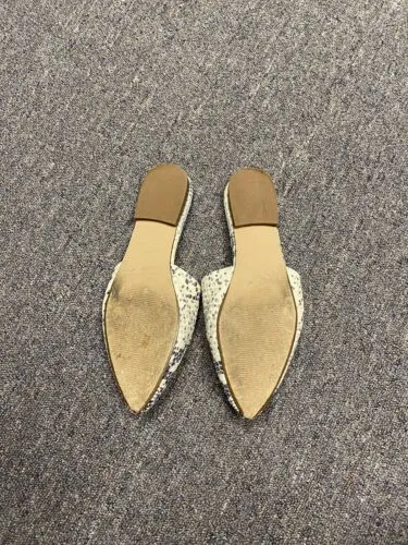 Steve Madden Girl Shoes Sz 8M Tania White Black Snake Studded Almond Toe Mules