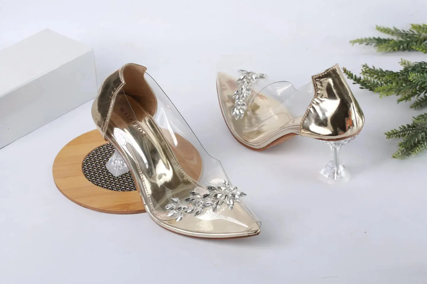 TRANSPARENT CRYSTAL CINDERELLA GLASS HEEL SHOES - GOLDEN
